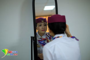 重慶禮儀訓(xùn)練實拍 美女動花演繹鞠躬三角度，盡顯東方儀態(tài)之美